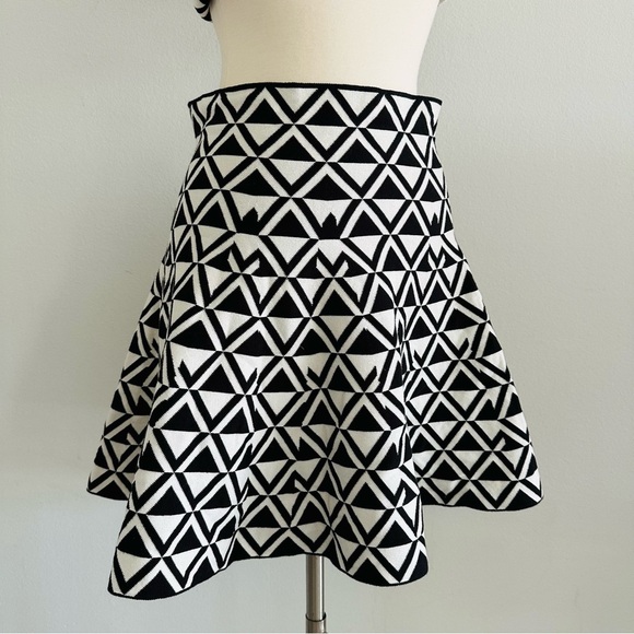 Trina Turk Skirt Top Set - Picture 3 of 9
